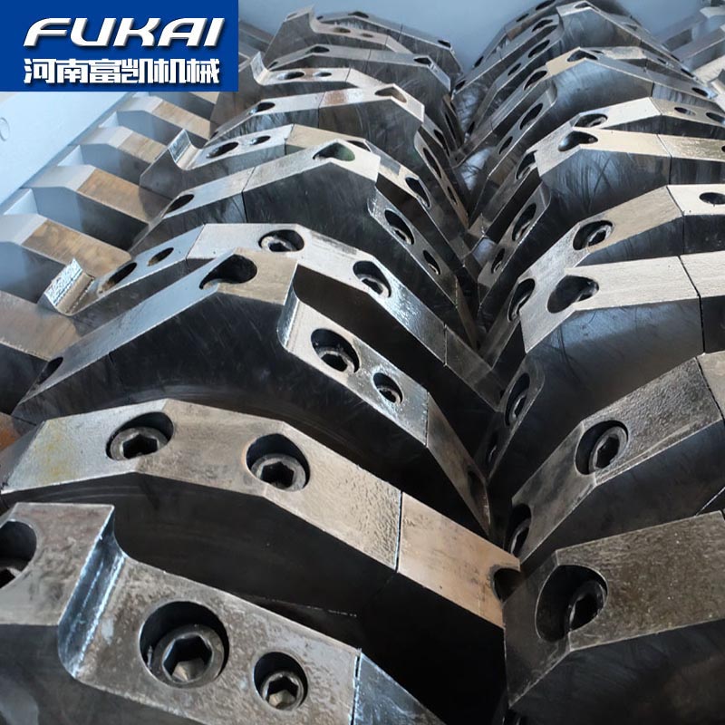 單軸橡膠撕碎機(jī)原理